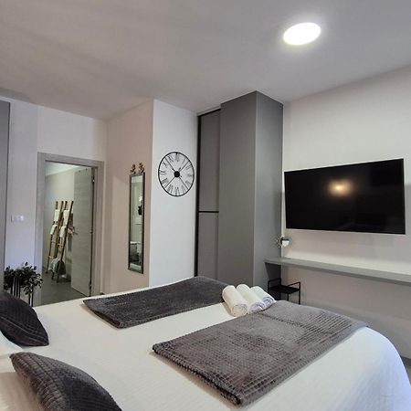 Cave With Free Parking Apartman Póla Kültér fotó