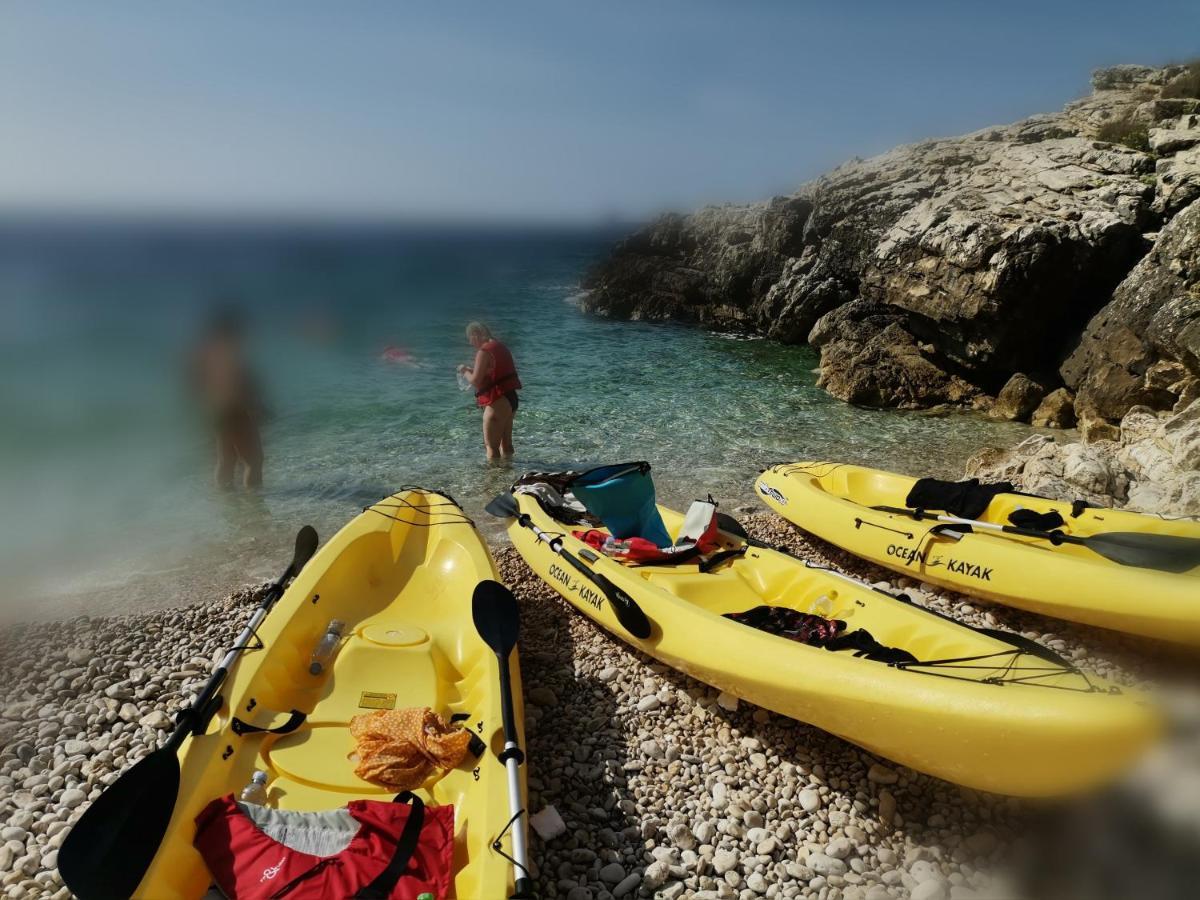 Cave With Free Parking Apartman Póla Kültér fotó